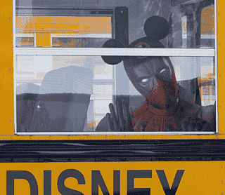 Ryan Reynolds posteó ayer esta foto, diciendo que se siente como el primer día