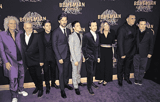 Kira Goldberg, la más exitosa de las productoras de Fox, junto al elenco de “Bohemian Rhapsody”