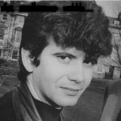 En esta foto rescatada por Abandonware France, un joven Raynal roquea un corte de pelo que sólo podía funcionar en los primeros ‘80s.