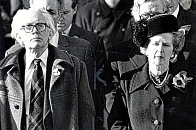 Michael Foot, figura polémica en la historia del partido laborista, junto a Margaret Thatcher, en época de la Guerra de Malvinas.