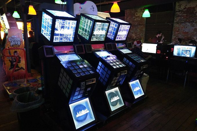 Ni con todo el freeplay del mundo pude entender como jugar Jubeat.