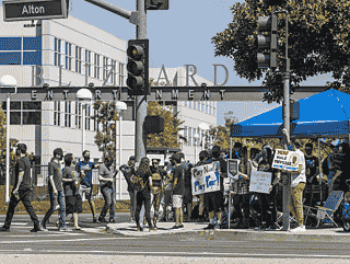 Protestas frente a Activision Blizzard, luego de la demanda iniciada por el estado de California.